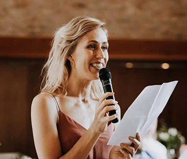 Как использовать стихи и песни в свадебной церемонии: идеи и примеры