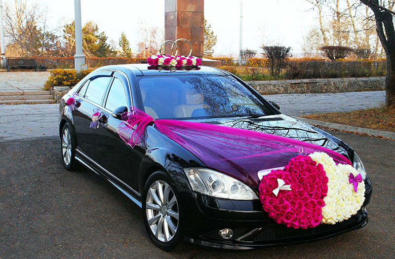 Идеи для украшения свадебного автомобиля: классика