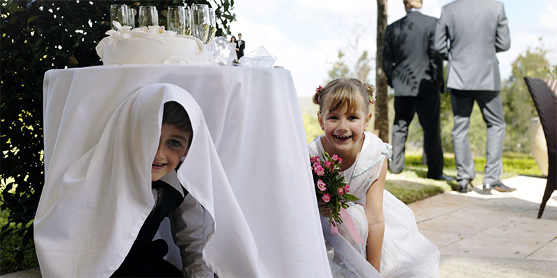 Что делать с ребёнком на свадьбе: план для родителей