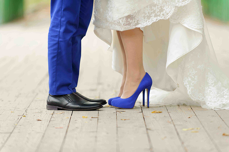 Цветные туфли невесты: с чем сочетать