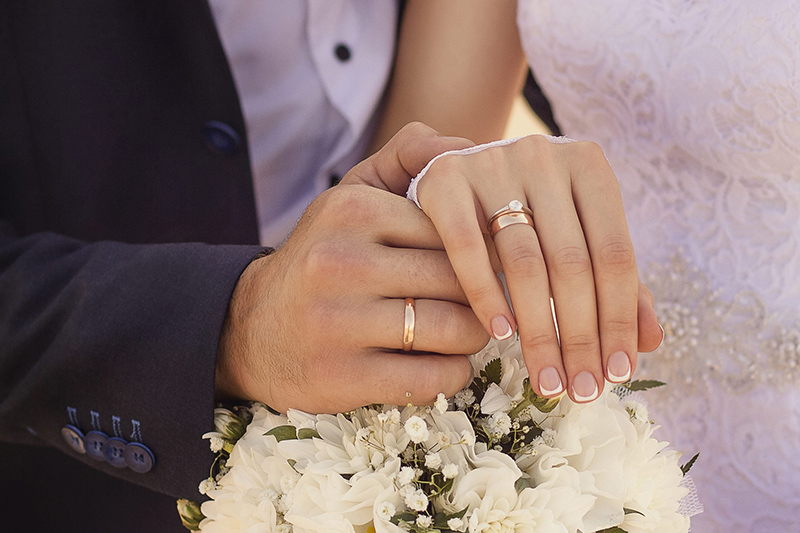 Чем дополнить вынос колец на свадьбе