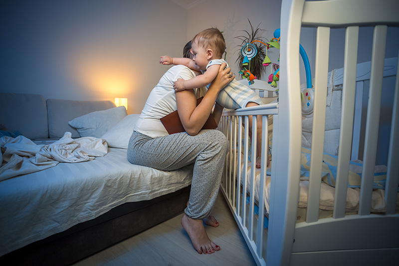 Почему ребёнок не может спать в своей кровати: разбираемся в причинах