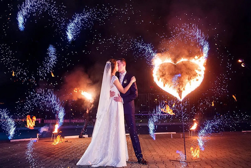 Как создать незабываемый финал свадьбы: фейерверки, летящие шары и другие спецэффекты