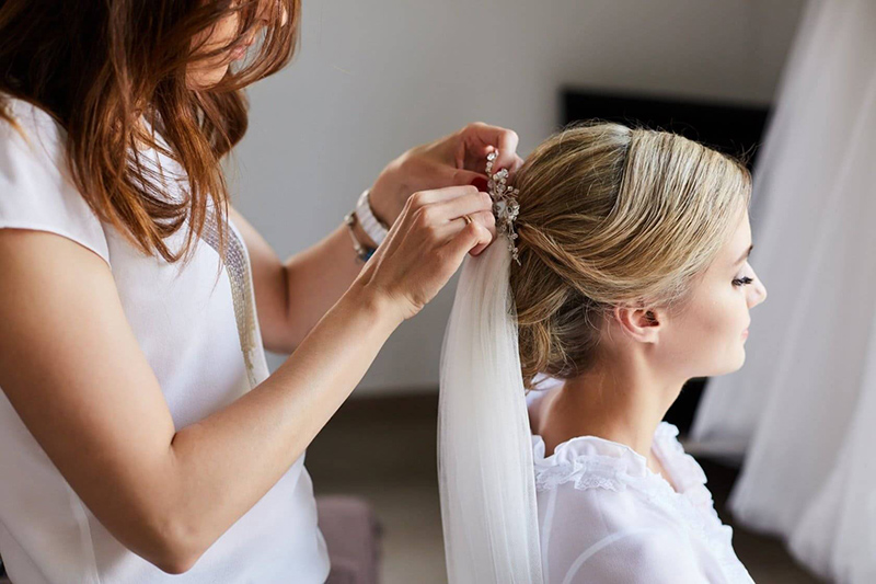 Как выбрать свадебные украшения для волос