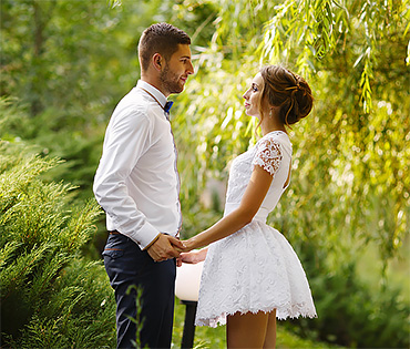Короткие свадебные платья: плюсы и минусы