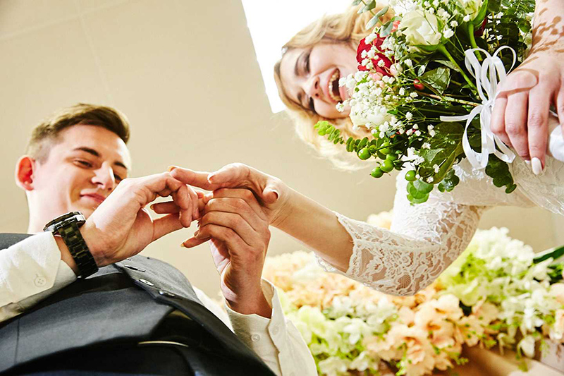 Свадебный ресурс :: Статьи :: Нужен ли букет невесты на роспись в ЗАГС