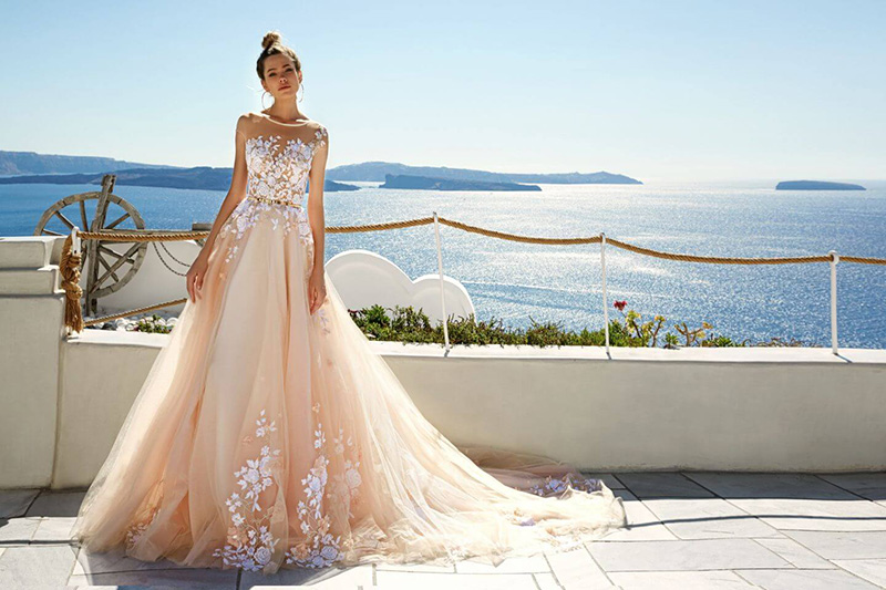 Свадебная мода 2023: актуальные тренды и советы по выбору идеального платья