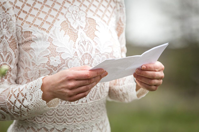 Свадебные стихи – оригинальный подарок молодожёнам