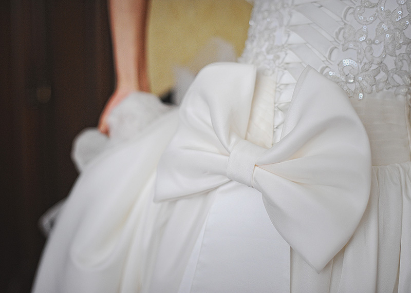 Платье невесты с бантами