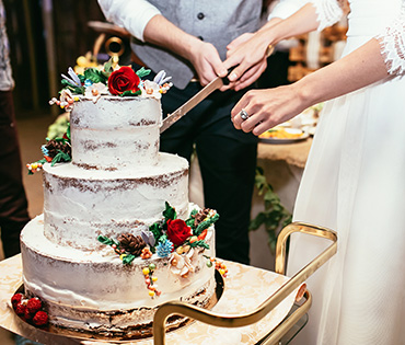 Свадебный торт на заказ: лучшее от профессиональных кондитеров для молодоженов к празднику