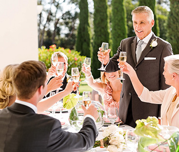 Свадебный тост: как сделать его особенным и незабываемым моментом