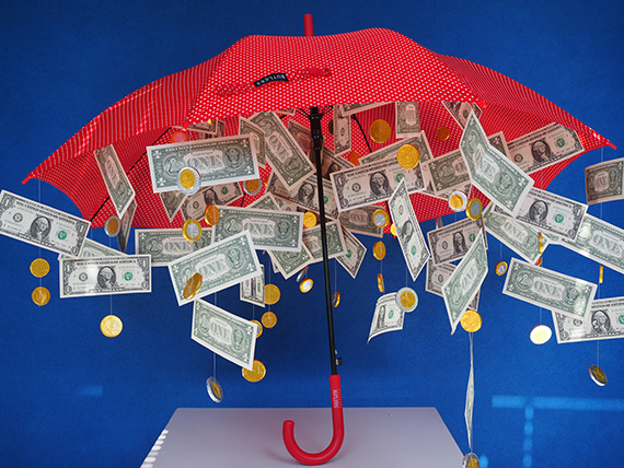 “Как сделать в домашних условиях зонт с деньгами на свадьбу?[
